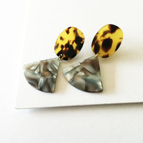Mini Zelda Earrings: Brown + Shell Tort