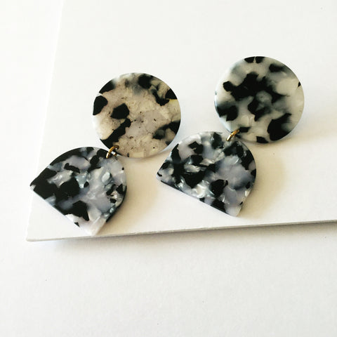 Fearne Earrings: Black + White