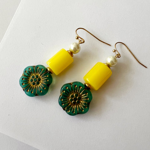 Retro Pop Flower Earrings